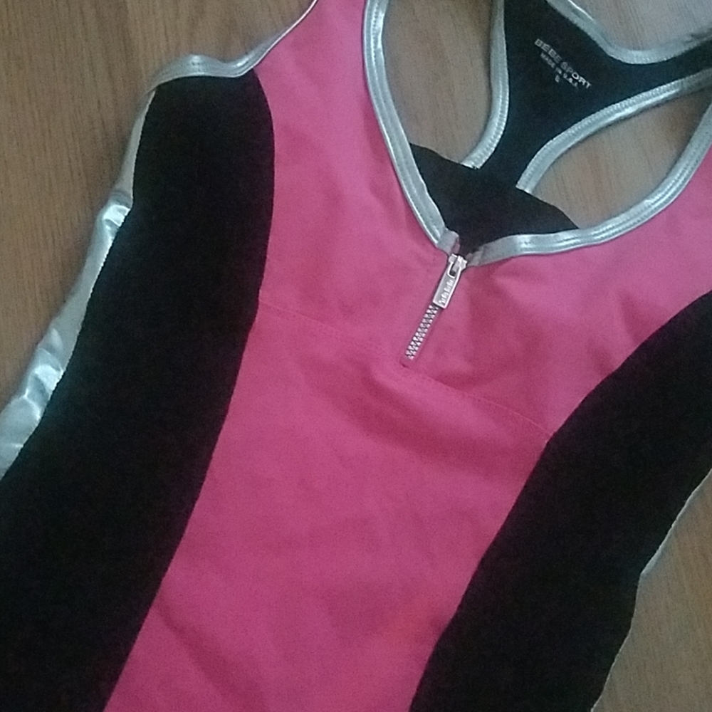 *MOVING*SALE* Gorgeous Bebe sport top